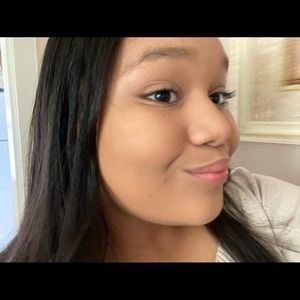 Meet your Posher, Litzy